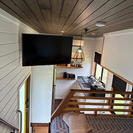 Ocean Breeze Tiny House - Ocean And Lake View Маллакута Екстер'єр фото